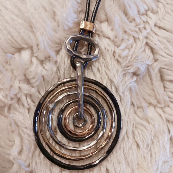 Concentric Circles Statement Necklace - Picture 2 of 3